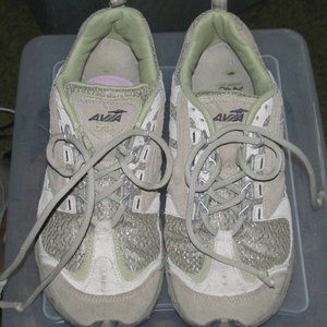 BEIGE SUEDE Sneakers Size 8.5 Aviva